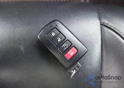 2018 Toyota Highlander Xle z USA, uszkodzony, nr VIN 5TDJZRFH5JS559571